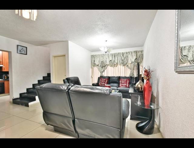 3 BEDROOM DUPLEX FOR SALE IN LA ROCHELLE